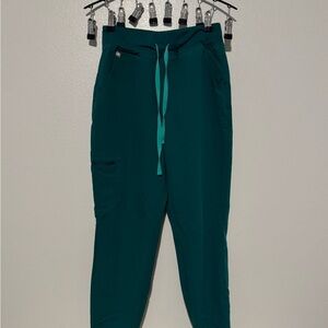 Figs joggers hunter green